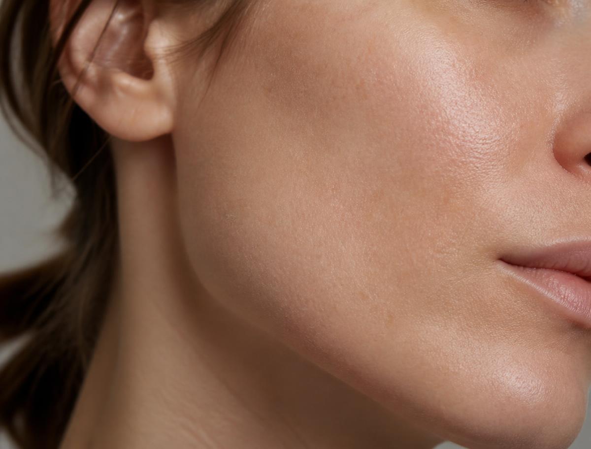 Clear, smooth facial skin